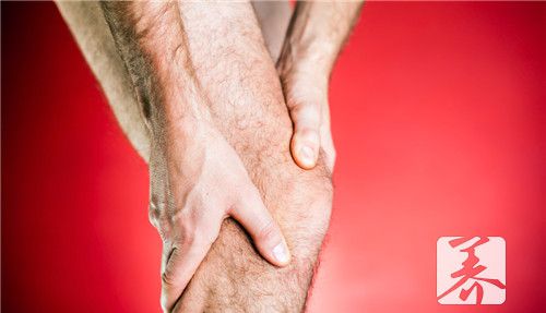 老人大腿内侧疼痛难忍