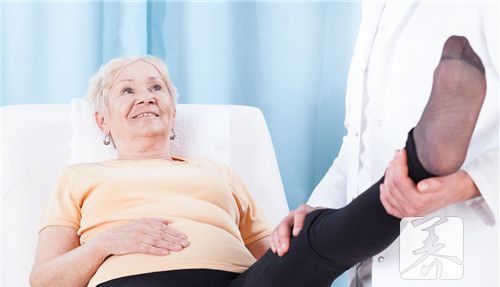 老人走路抬不动腿怎么办