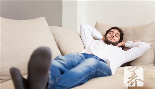 男生晚上睡觉浑身出汗