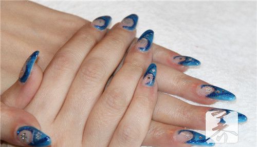 手长得像干姜的女人图