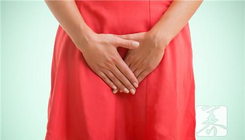 女性尿完尿道刺痛