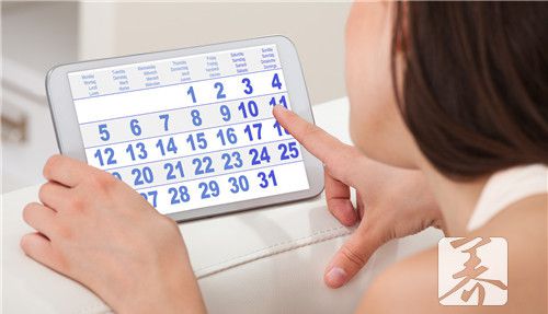 12岁女孩来月经正常吗