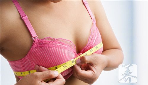 女生胸小的原因