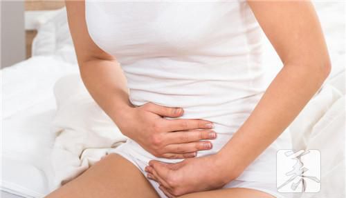 女生早上起床内裤湿的