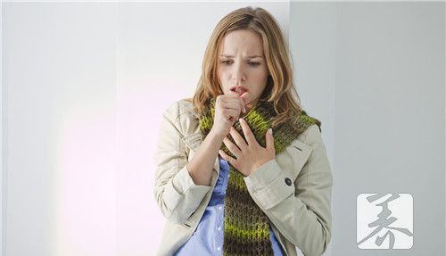女人打喷嚏预示什么？