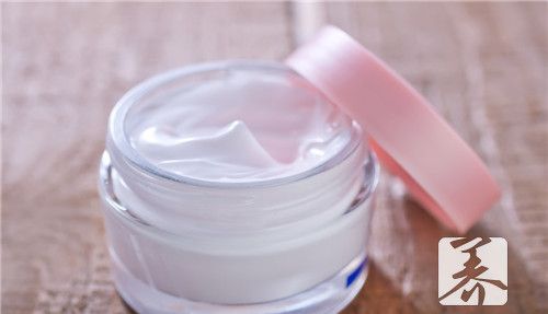 素颜霜和妆前乳先后顺序怎么定呢?