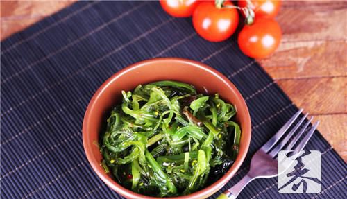女性喝鲜虾豆腐海带汤预防乳腺癌