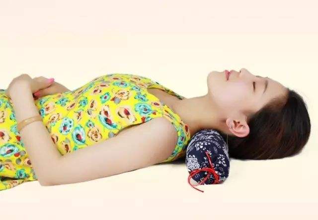 绝经前后诸症用什么中药药枕好？药枕疗法配方与效果注意事项