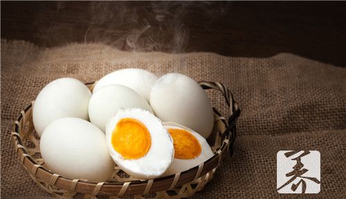 自己怎么腌咸鸭蛋