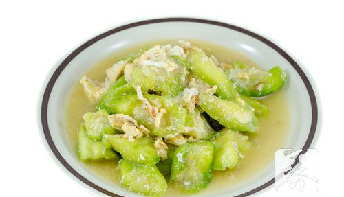番茄丝瓜炒鸡蛋的做法是什么？
