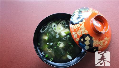 金针菇紫菜鸡蛋汤