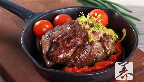 牛肉丝瓜能同吃吗