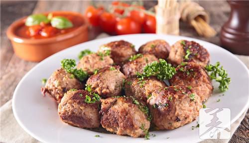 正宗牛肉丸子的配方_手工牛肉丸子的做法