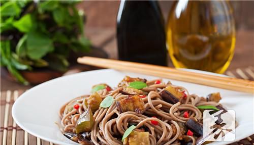 杂酱面的做法与配料有哪些