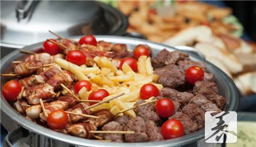 吃火锅用的牛肉需要提前腌制吗？