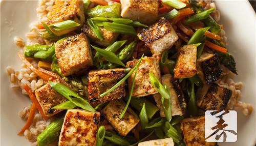 蟹黄豆腐煲是用什么原材料制作的