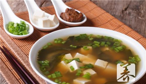 白菜豆腐汤减肥吗？营养专家来回答
