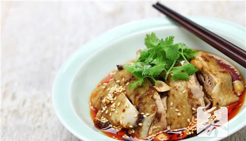 鸡丁炒黄瓜，清爽美味