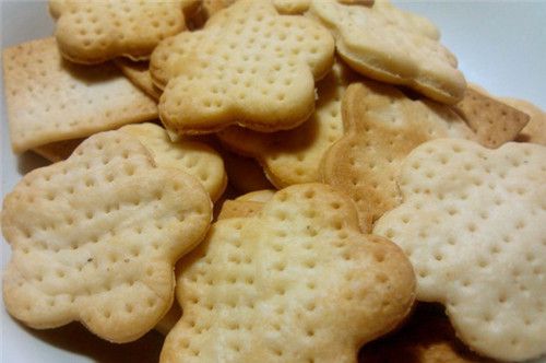 怀孕可以吃威化饼干吗？怀孕吃什么比较好