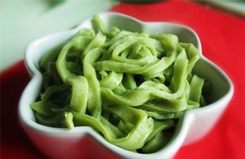 怀孕可以吃菠菜面吗？怀孕吃什么比较好