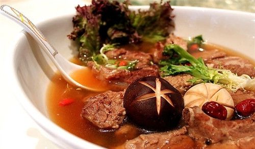 怀孕可以吃肉骨茶吗？怀孕吃什么比较好