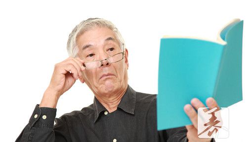 眼睛发涩流泪酸胀模糊