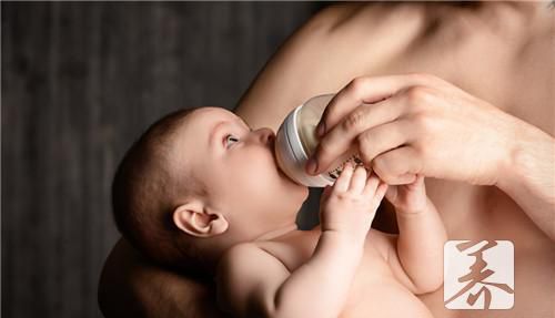 产妇乳房有硬块而且疼怎么办呢？