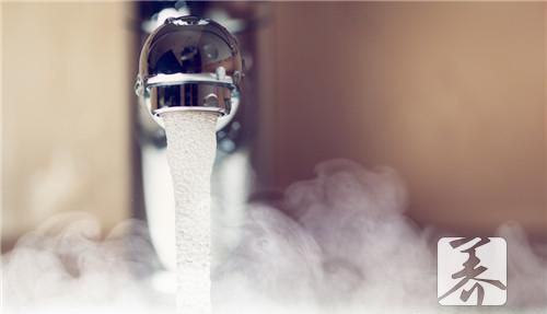 热水烫脚痒的好处？