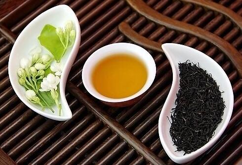 夏季适合喝什么茶最好？夏天自制消暑茶饮搭配