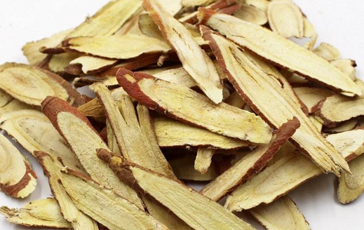 万有生芍药甘草汤加减治疗下肢游火、头痛医案经验