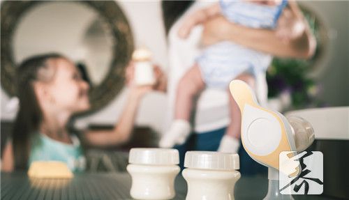 母乳热奶的方法
