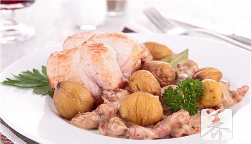 ​鸡肉炖土豆怎么做呢？