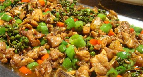 怀孕可以吃小公鸡吗？怀孕吃什么比较好