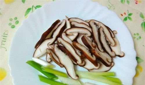 怀孕可以吃蟹腿菇吗？怀孕吃什么比较好