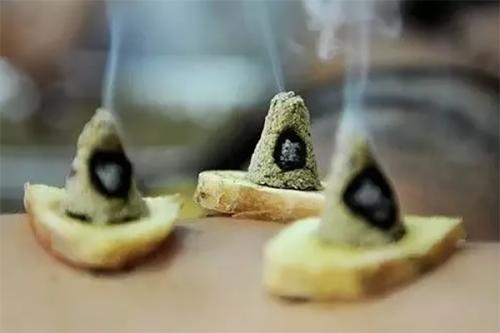 白癜风艾灸有用吗？艾灸怎么调理？灸那几个部位？